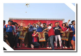 投市三玄宮慶玄天上帝聖誕 林明溱、韓國瑜同台開香祈福