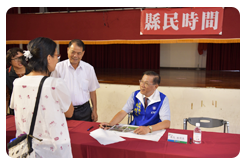 民行巡迴公車獲民眾肯定　縣民時間到場感謝父母官