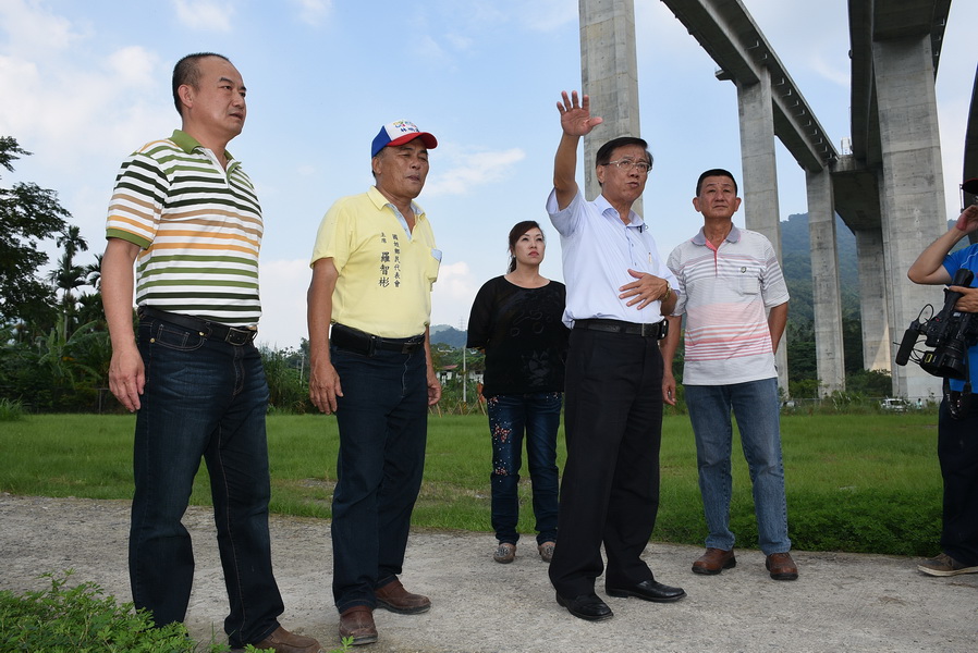相關圖片2-縣長會勘國姓鄉危橋農路 指示儘速改善維護民眾安全