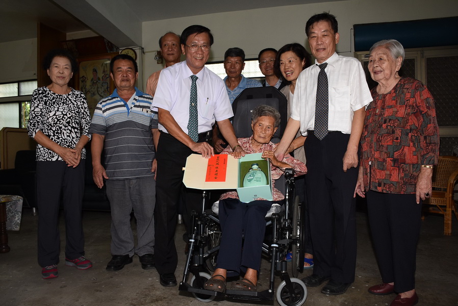 相關圖片4-重陽敬老 林縣長訪草屯人瑞