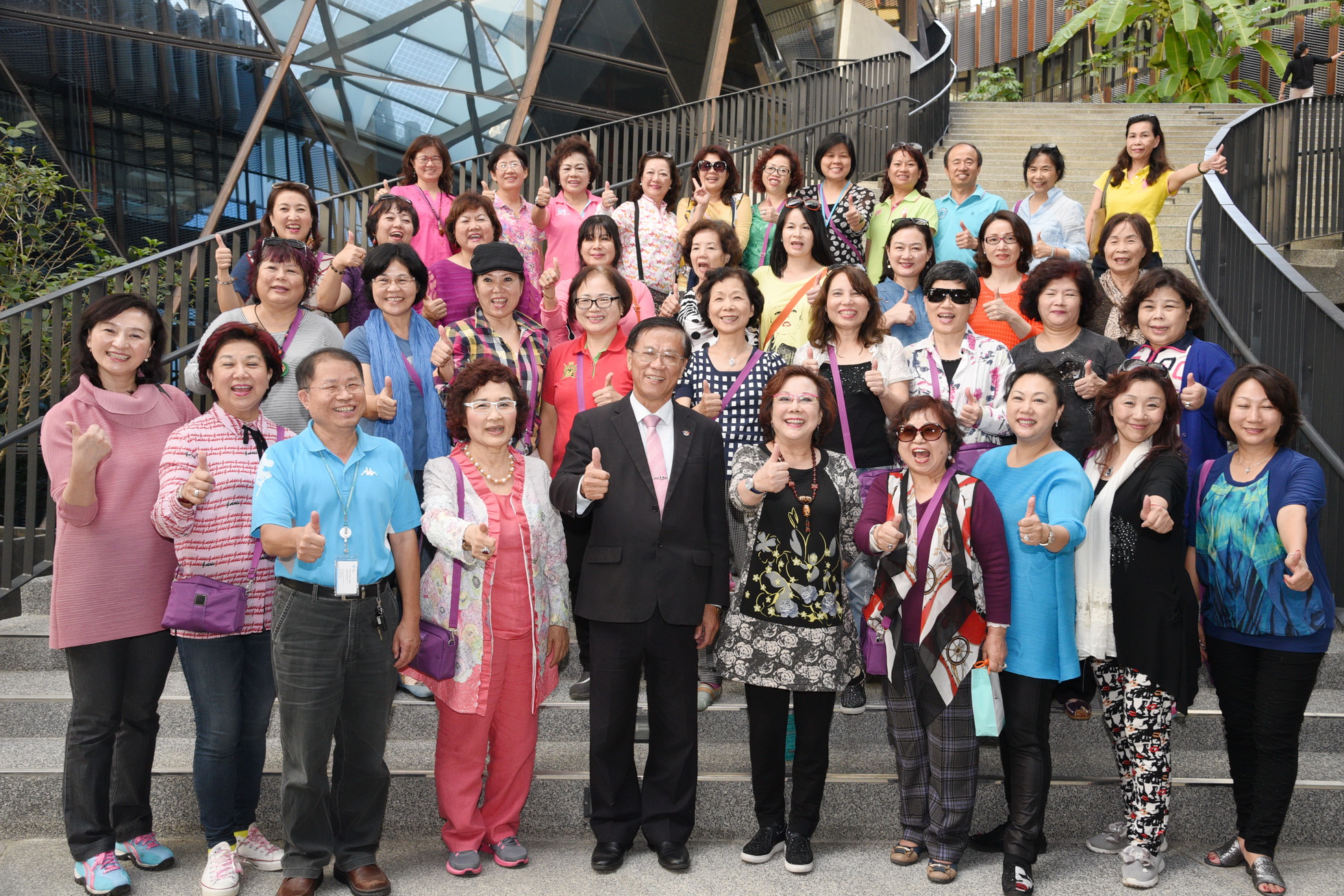 相關圖片1-林縣長歡迎世界華人工商婦女企管協會蒞縣參訪