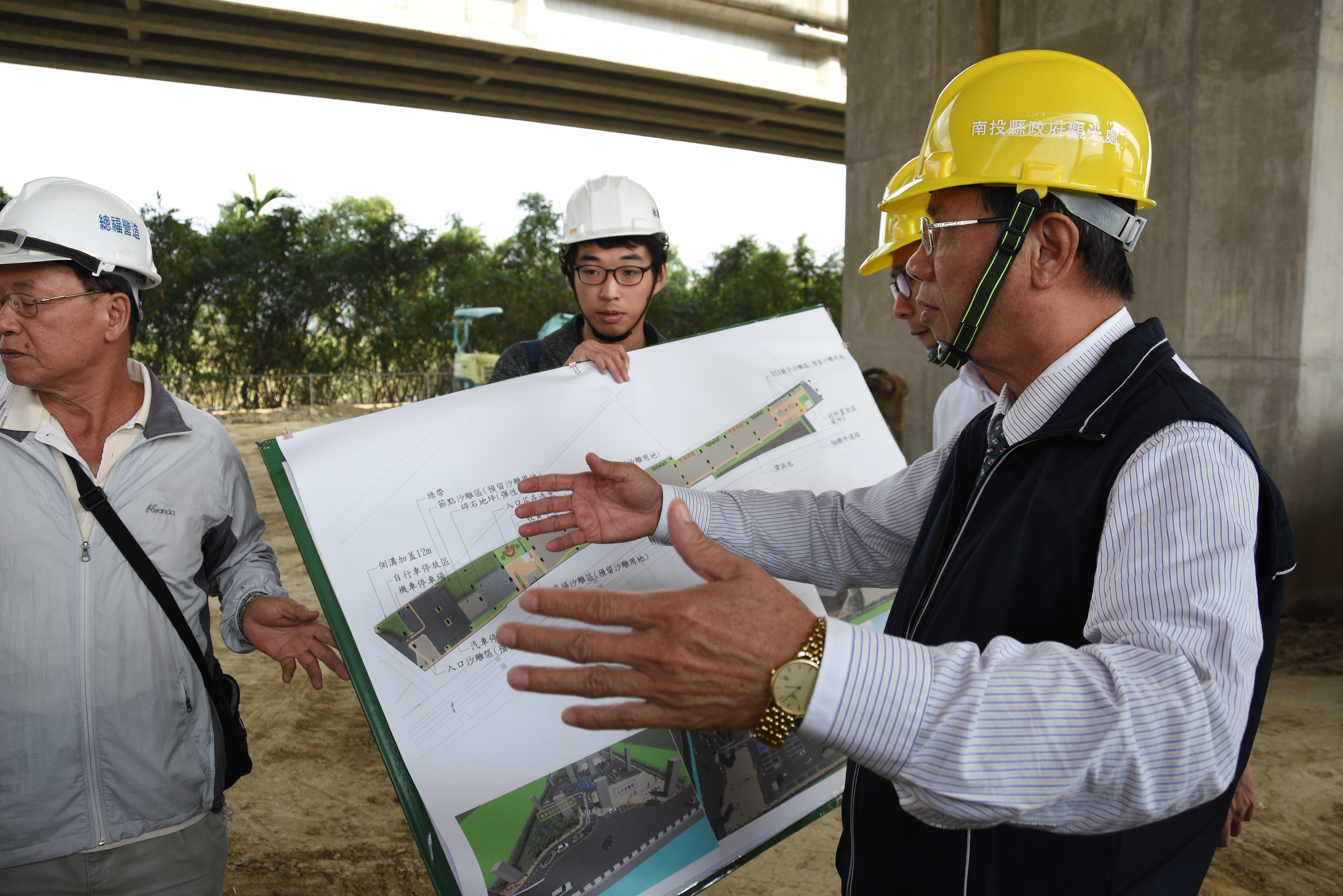 圖片-林縣長會勘沙雕文化園區 指示加速工程進度