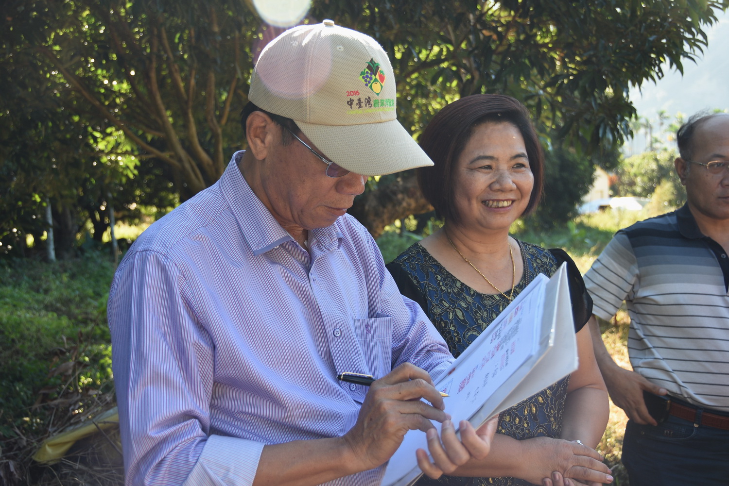 相關圖片1-縣長會勘草屯雙冬坡地  將施作排水溝