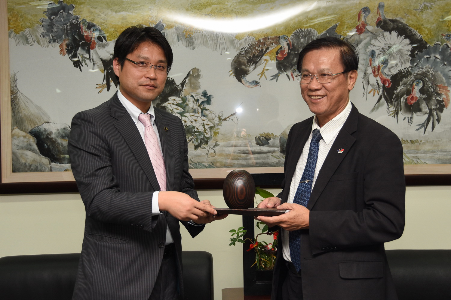 相關圖片1-日本山口縣美彌市長及議長拜會縣長 持續交流合作