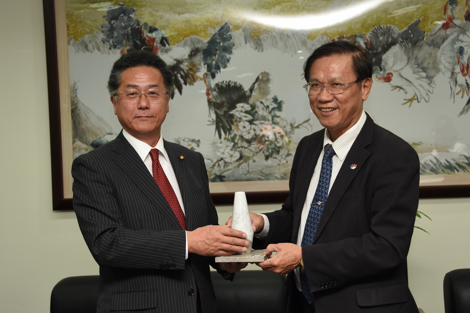 相關圖片2-日本山口縣美彌市長及議長拜會縣長 持續交流合作