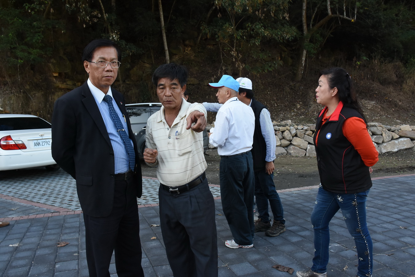 相關圖片1-縣長會勘國姓鄉打石園區停車場及步道改善工程
