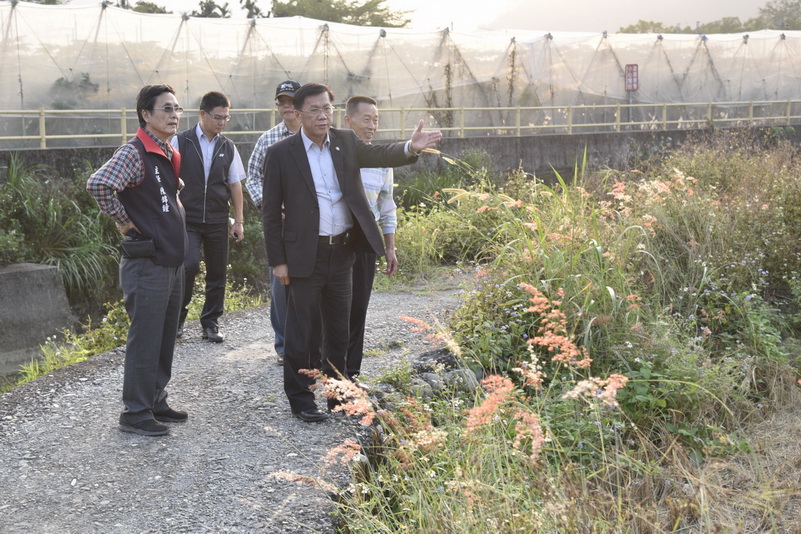 相關圖片1-集集清水溝護岸崩裂  林縣長指示爭取經費改善