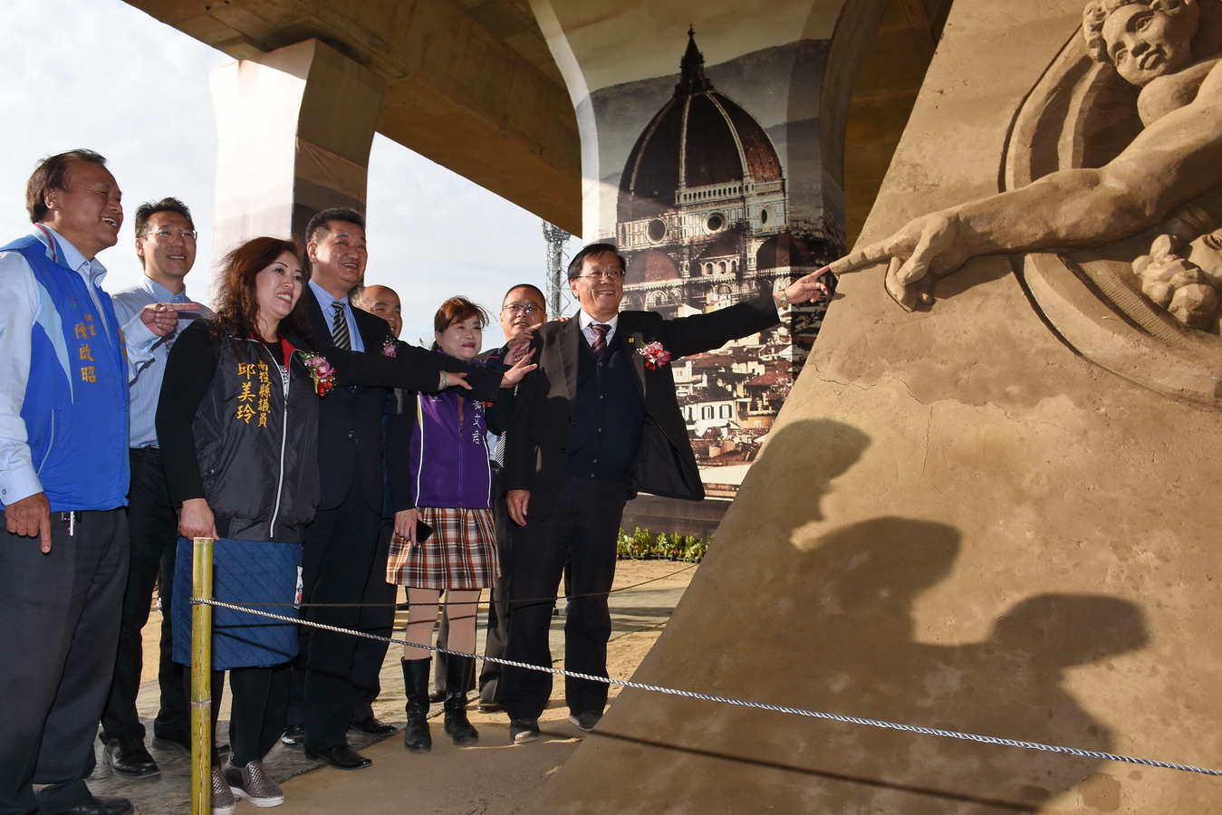 圖片-南投國際沙雕藝術文化園區盛大開幕千人爭賭