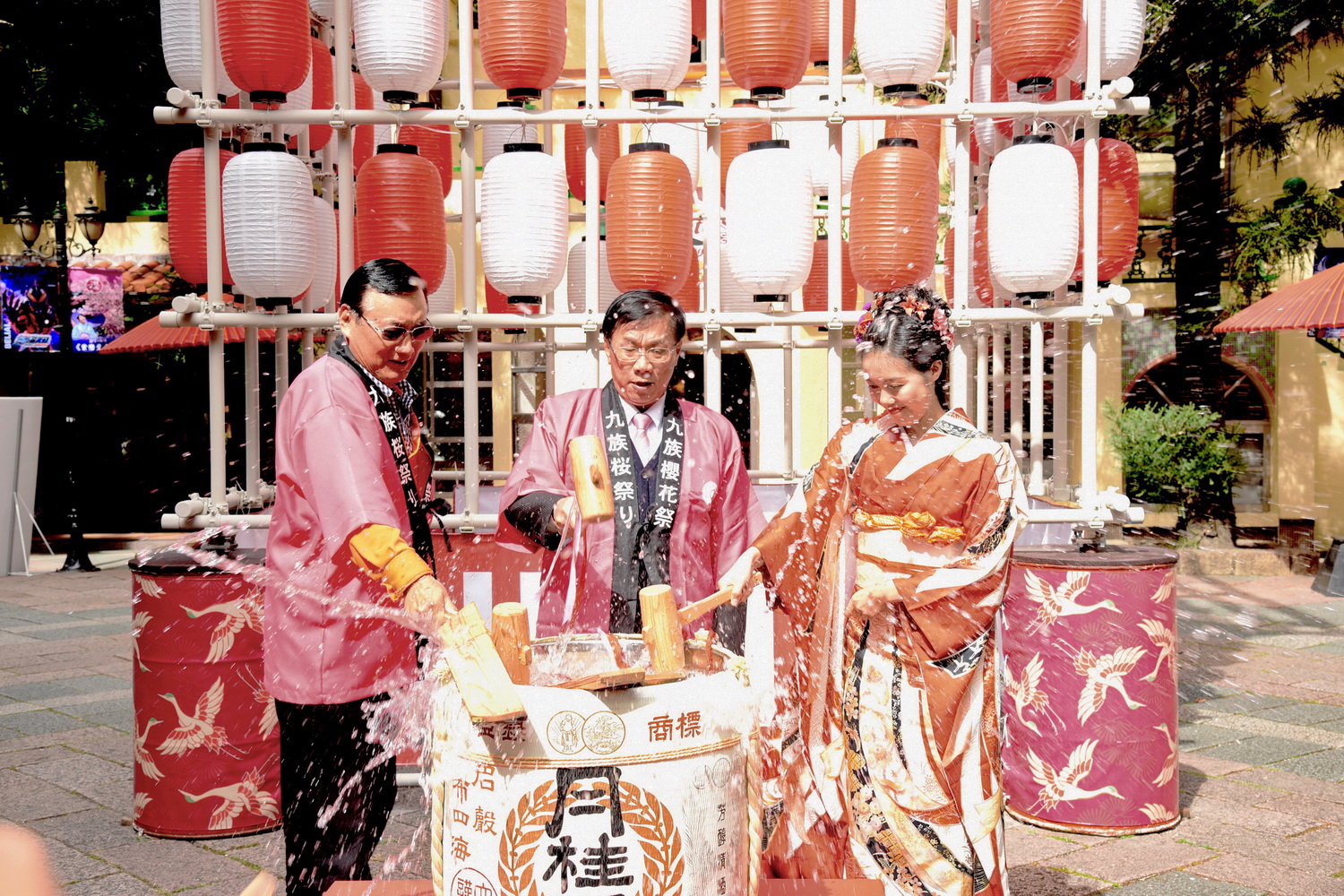 圖片-九族櫻花祭開跑　鏡開儀式敬花神