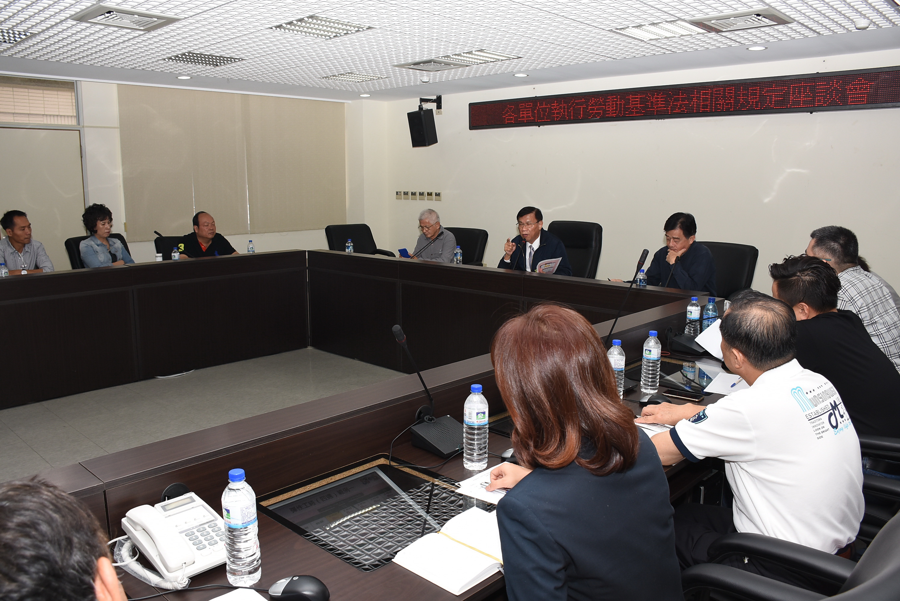 相關圖片1-一例一休業者座談 觀光業者提3訴求盼訂專法