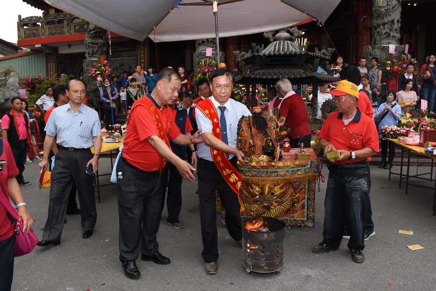相關圖片2-敦和宮慶趙天君聖誕繞境祈福 林縣長祈求縣政順利縣庫充盈