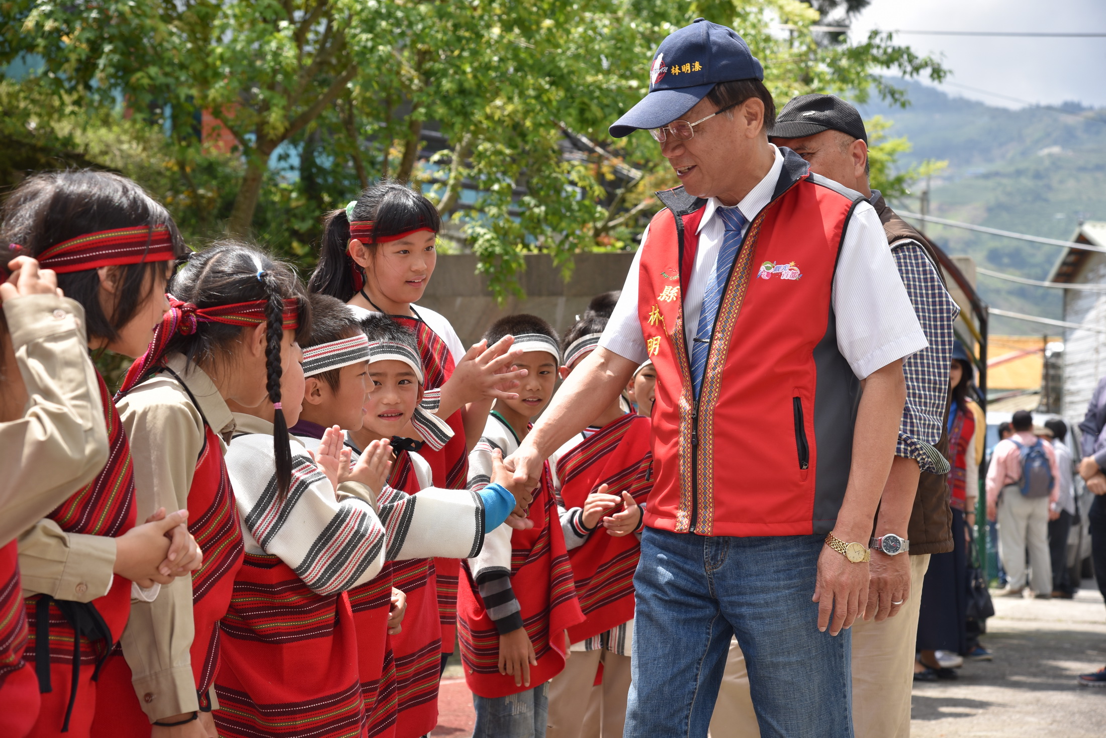 相關圖片2-力行國小重建 林縣長請熱心建築師幫助偏遠地區學童