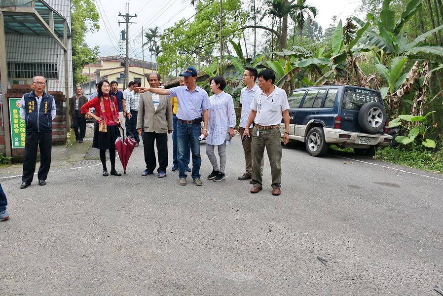 相關圖片1-鹿谷多處農路影響安全及運輸 林縣長指示工務處儘速改善