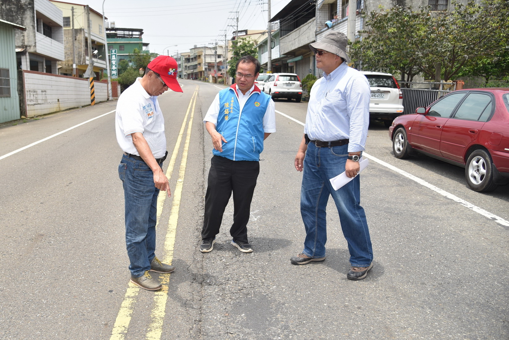 相關圖片3-縣長會勘草屯、南投、名間多處道路　同意盡快發包改善