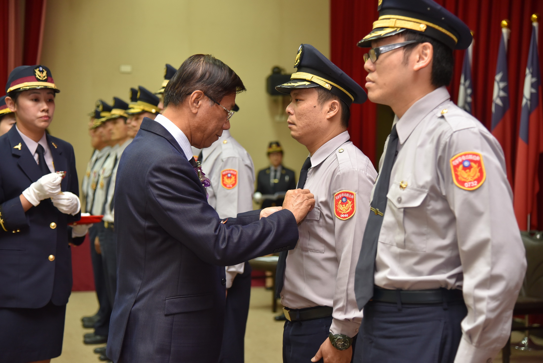 相關圖片3-林明溱體恤警方辛勞 編列1200萬元汰換車輛