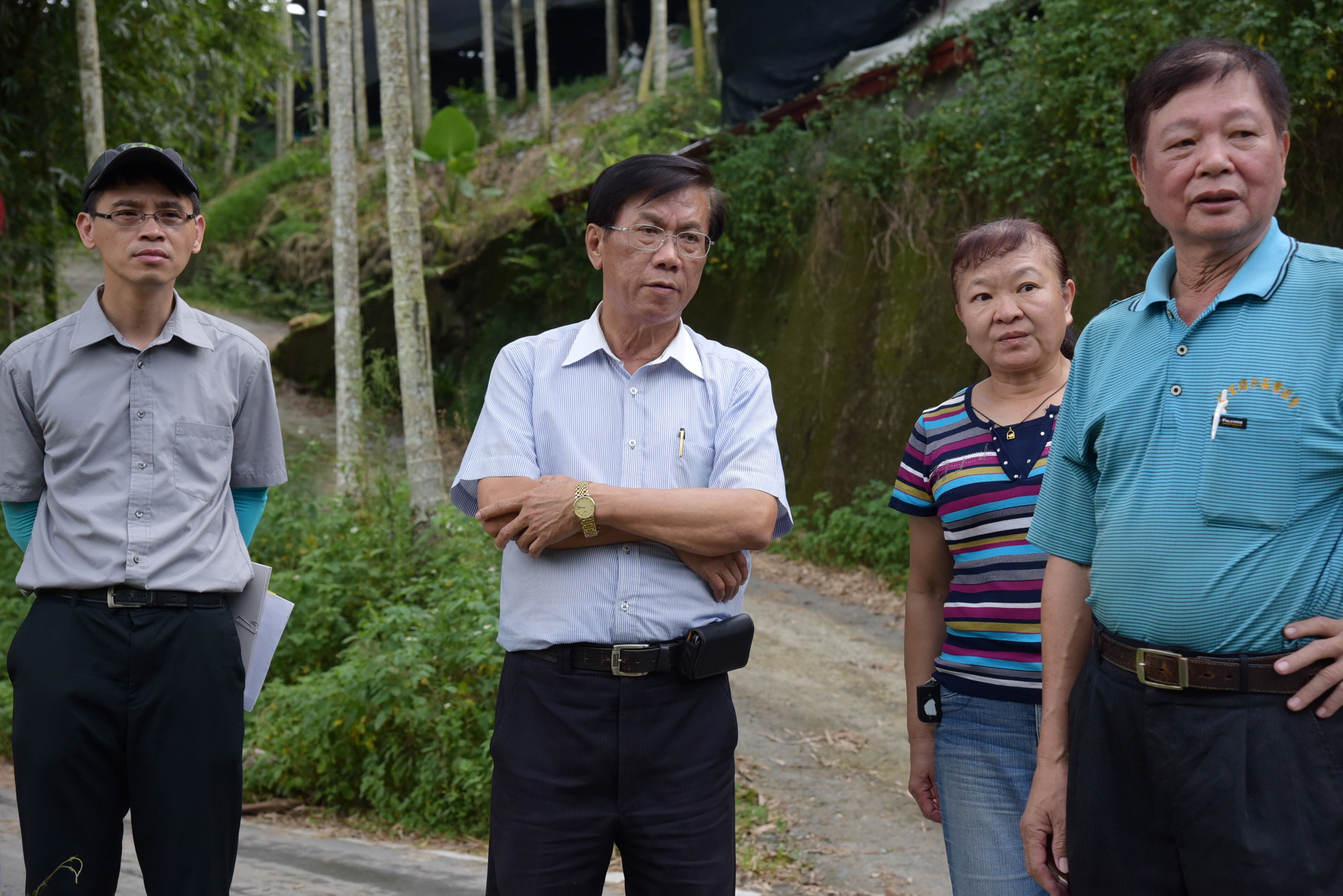 相關圖片2-林縣長會勘魚池農水路工程  聽取民眾意見