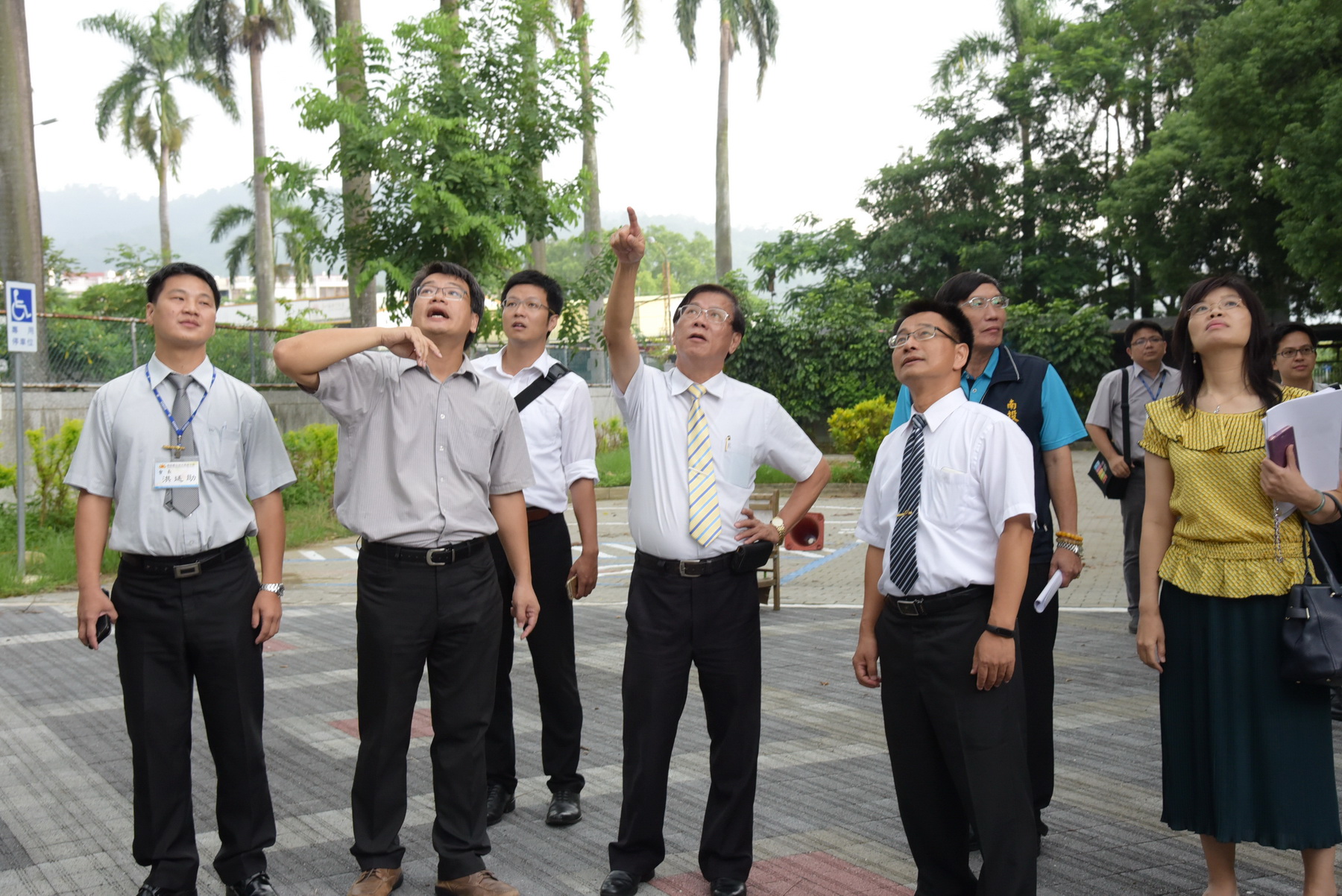 圖片-林縣長視察旭光高中科學館與空手道館預定地