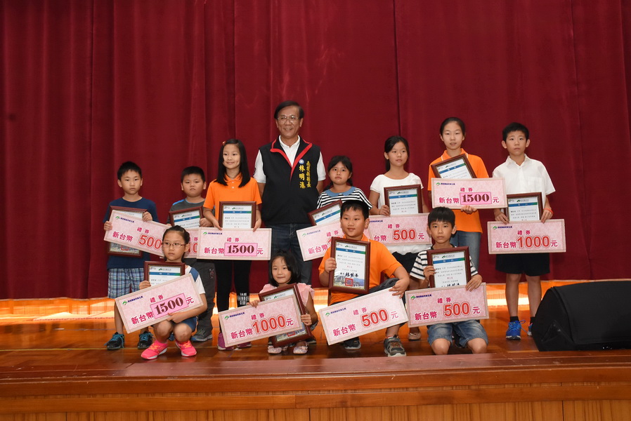 相關圖片2-五縣市連線同步宣示支持母乳哺育 林縣長分享母乳哺育好處