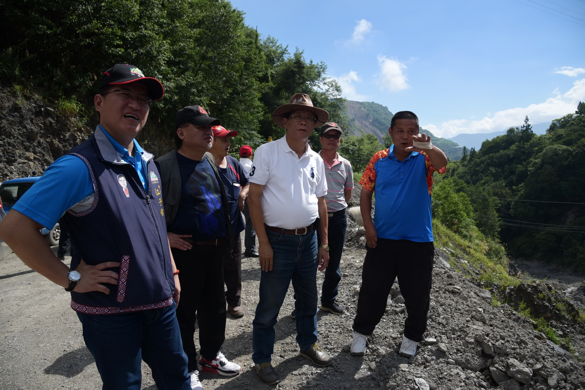 圖片-林縣長會勘投89線力行產業道路