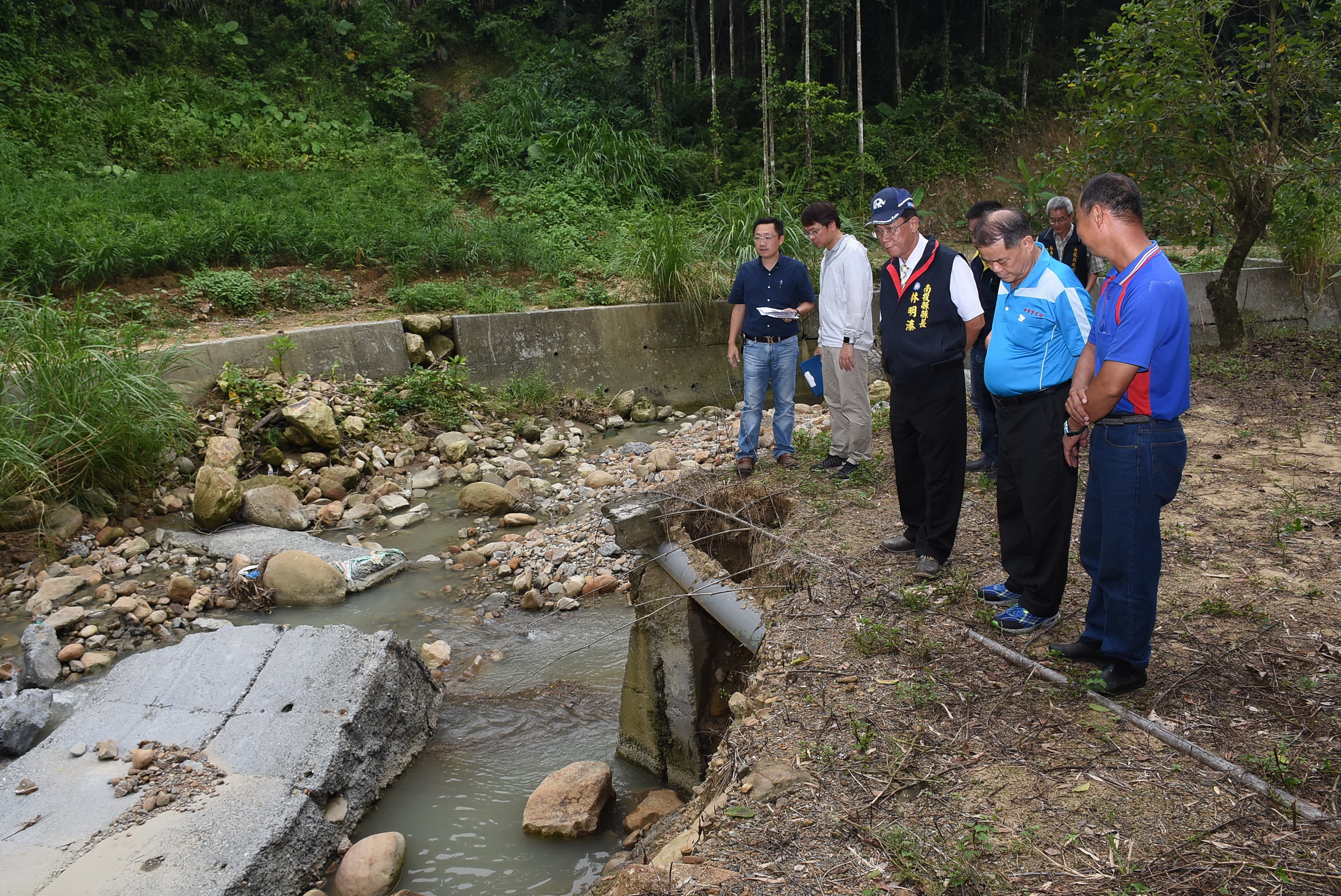 相關圖片2-中寮多處野溪護岸毀損嚴重影響安全 林縣長允改善