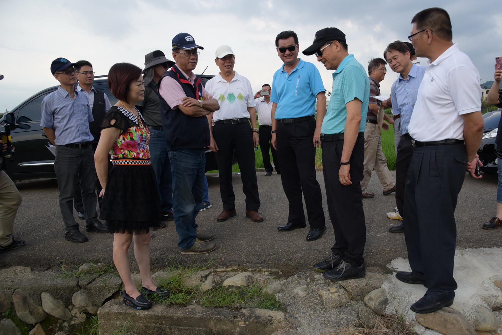 相關圖片1-林縣長會勘改善草屯重劃區內道路及排水設施