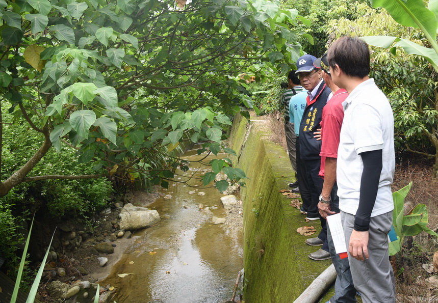 圖片-野溪毀房舍  林縣長助施作護岸
