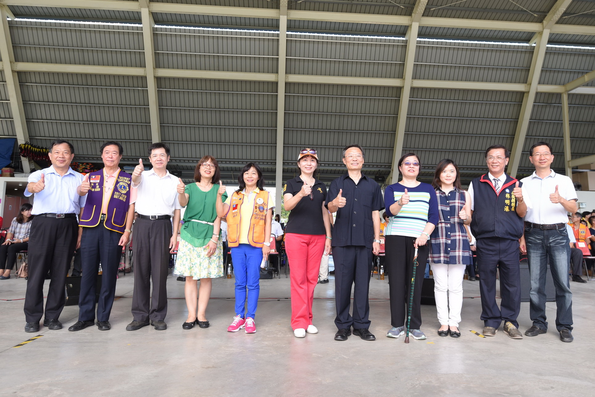 相關圖片1-林縣長出席茄老山莊與社區中秋節關懷暨反毒活動