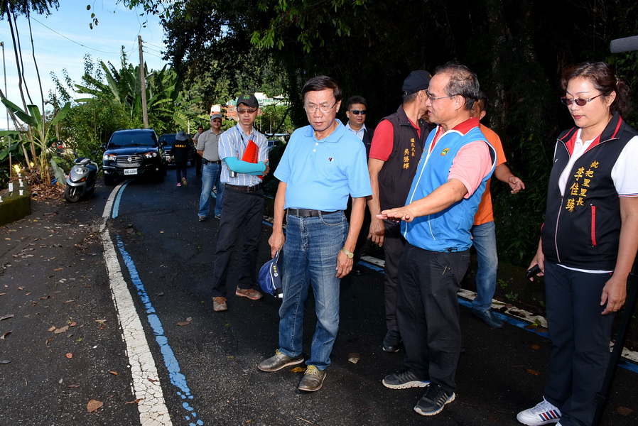 圖片-埔里鎮哲學步道等多處道路毀損嚴重 林縣長指示儘速改善
