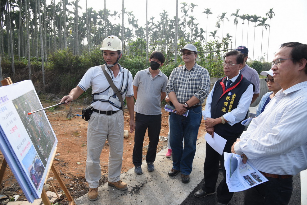 相關圖片1-南投市登施路拓寬  林縣長盼促進觀光發展