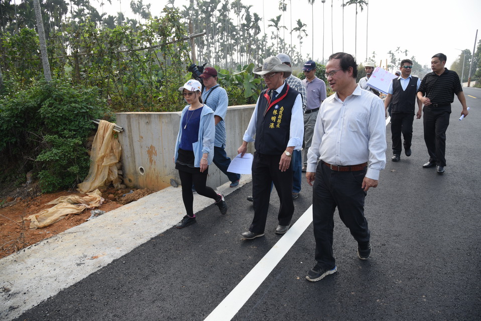 相關圖片2-南投市登施路拓寬  林縣長盼促進觀光發展