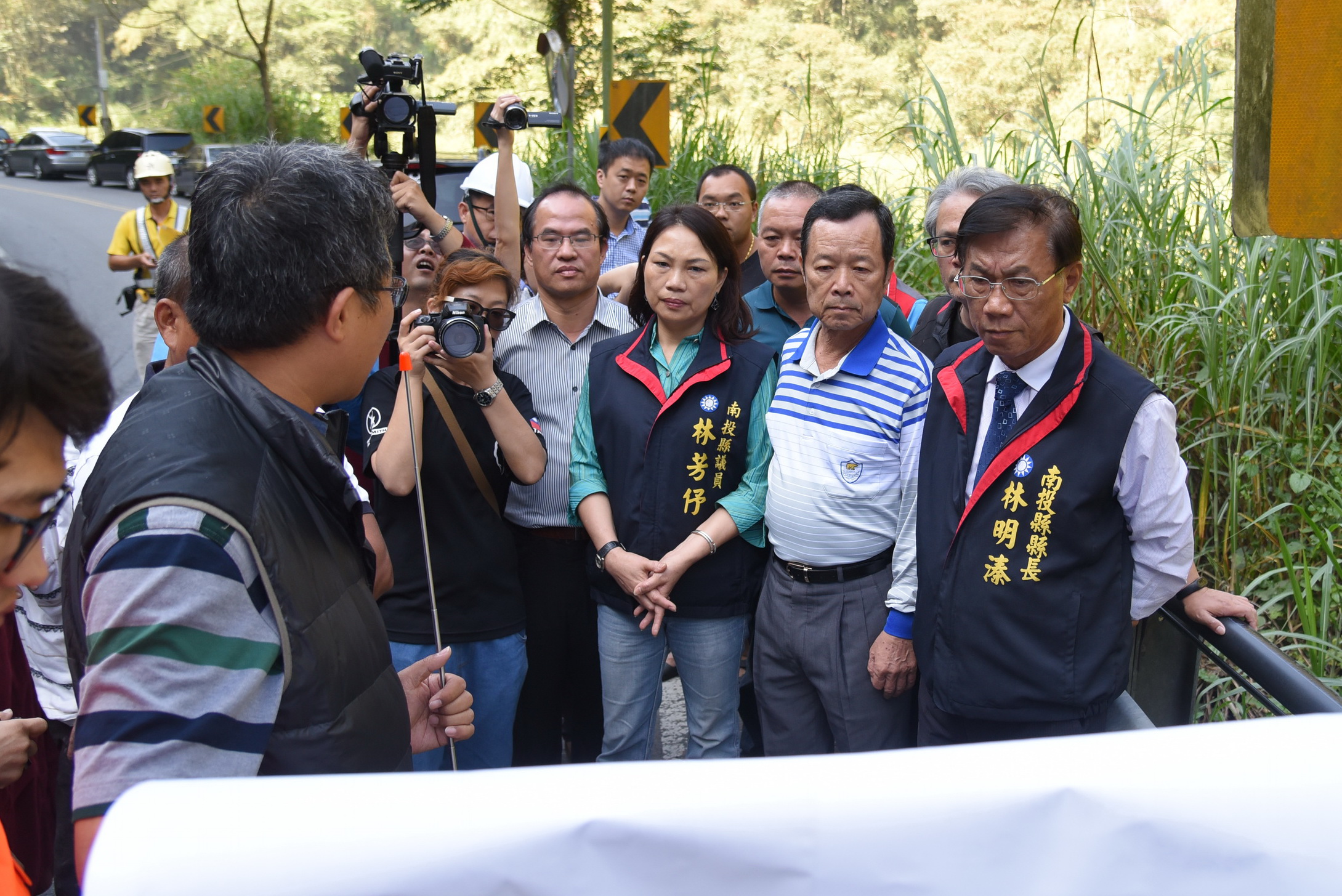 相關圖片1-縣府將在投131線4.6K施設防落石網　維護用路人安全