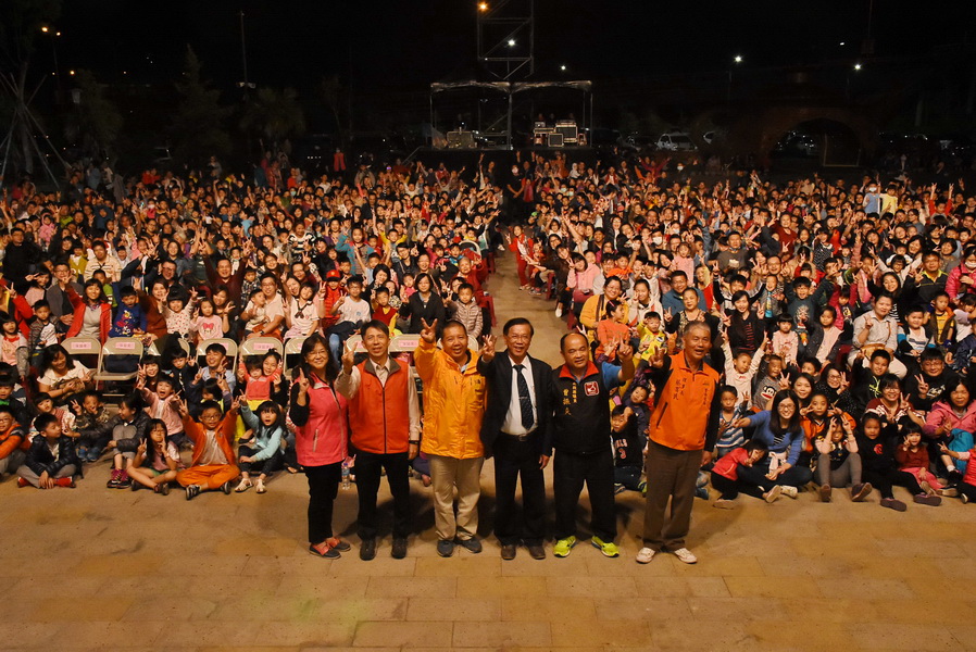 圖片-紙風車環保劇精彩 千名親子樂闖童話王國