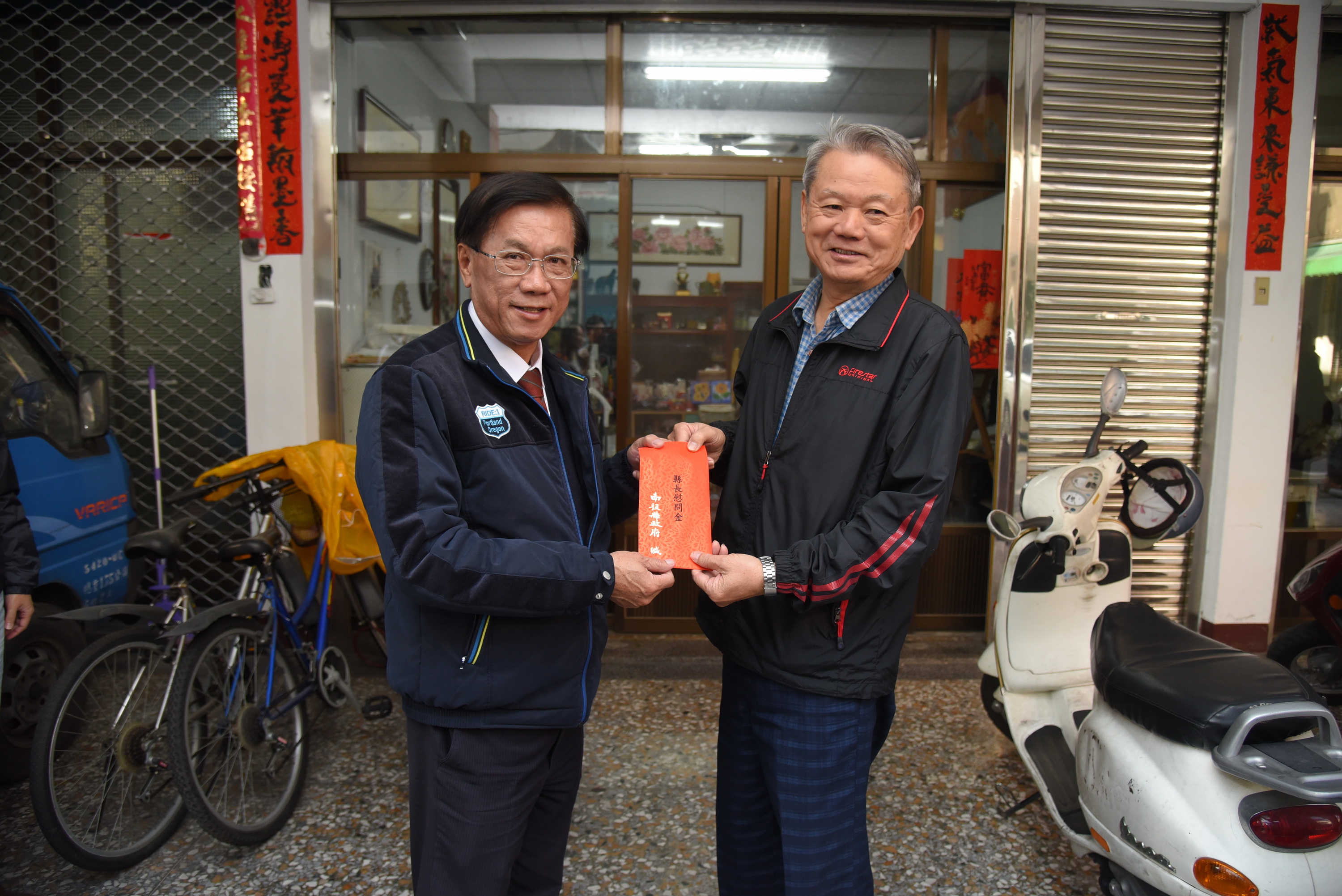 圖片-林縣長關懷埔里火災受災戶