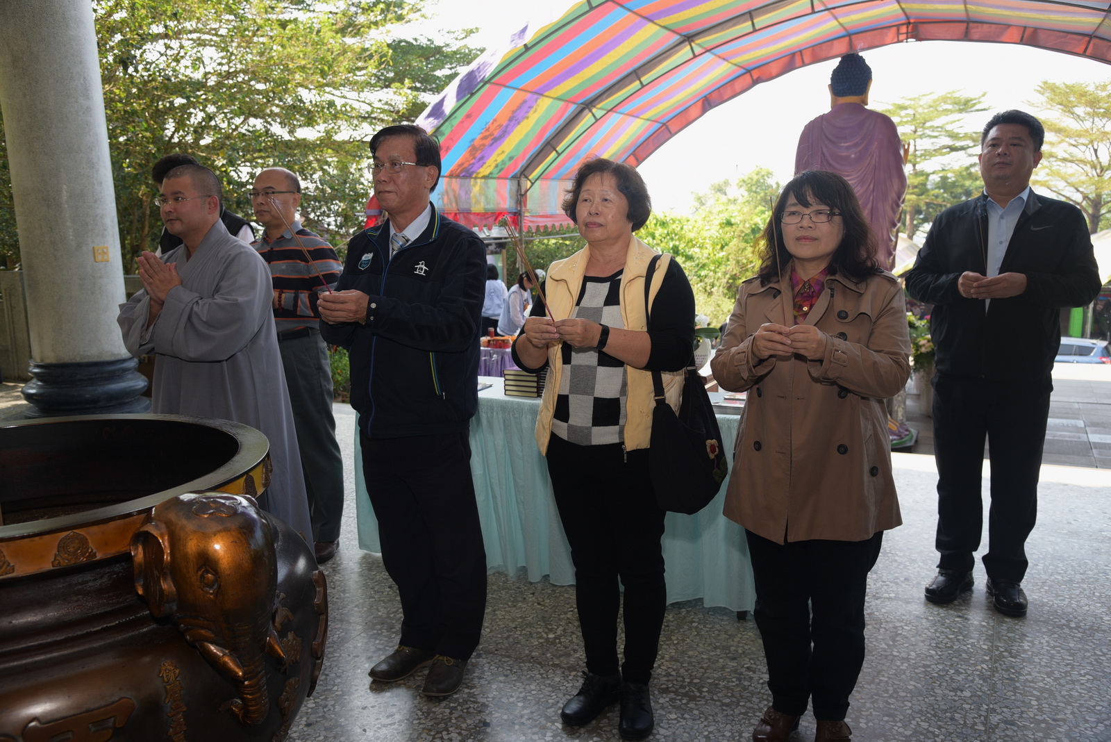 圖片-名間鄉白毫禪寺28周年慶，林縣長佛前點燈獻供