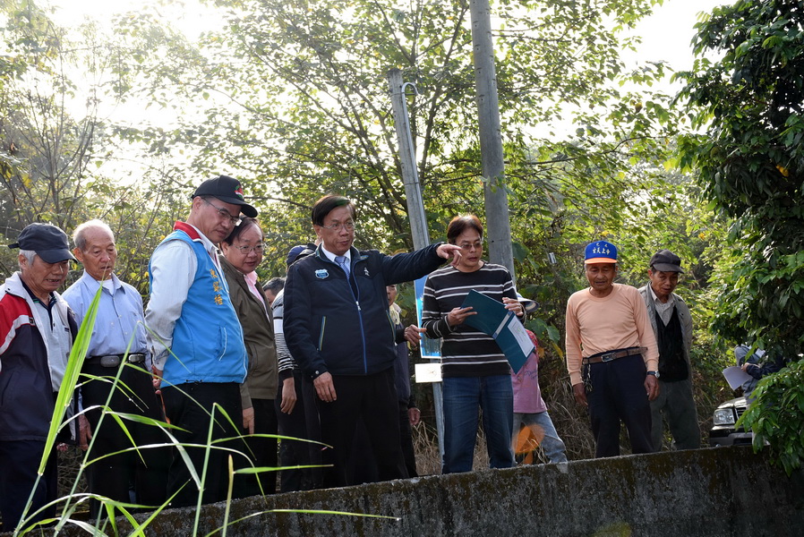 圖片-投市包尾大排護岸掏空 林縣長指示儘快發包改善