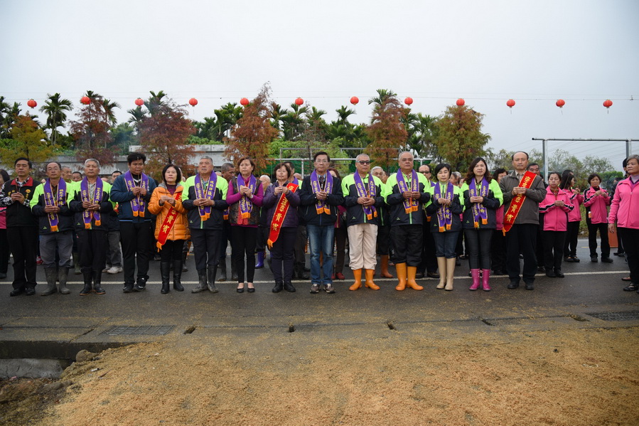 相關圖片2-南投丁酉年清醮大典開香    林縣長祈縣境平安