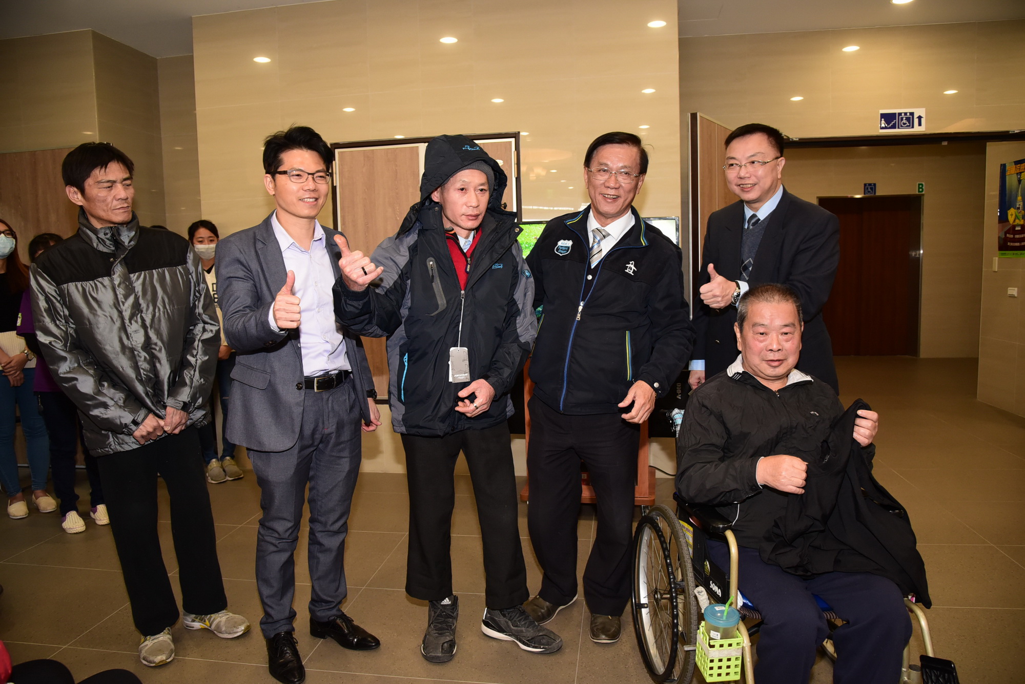 相關圖片1-林縣長至安養中心關懷街友安置情形