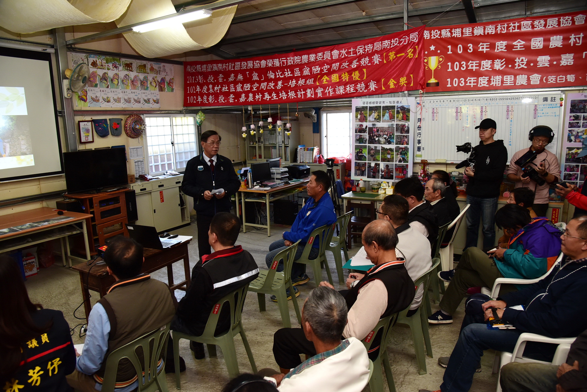 相關圖片1-開發埔里新景點  林縣長會勘臥龍洞步道