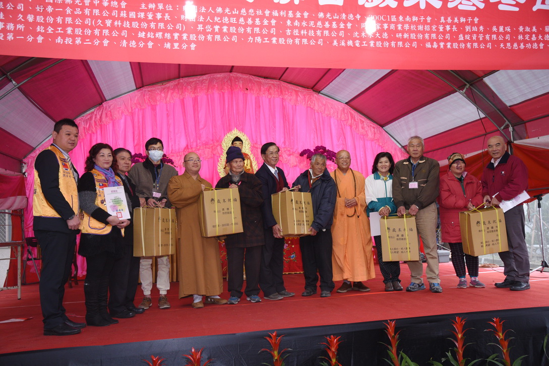 相關圖片2-清德寺歲末寒冬送暖    林縣長盼更多企業響應