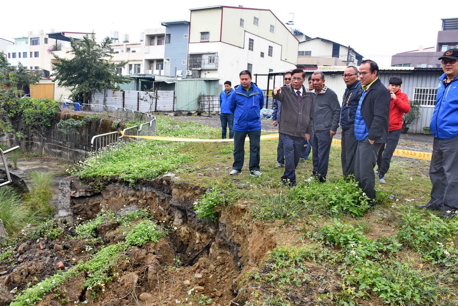 圖片-竹山街子尾溪護岸坍塌有安全疑慮 林縣長籌措經費儘快改善