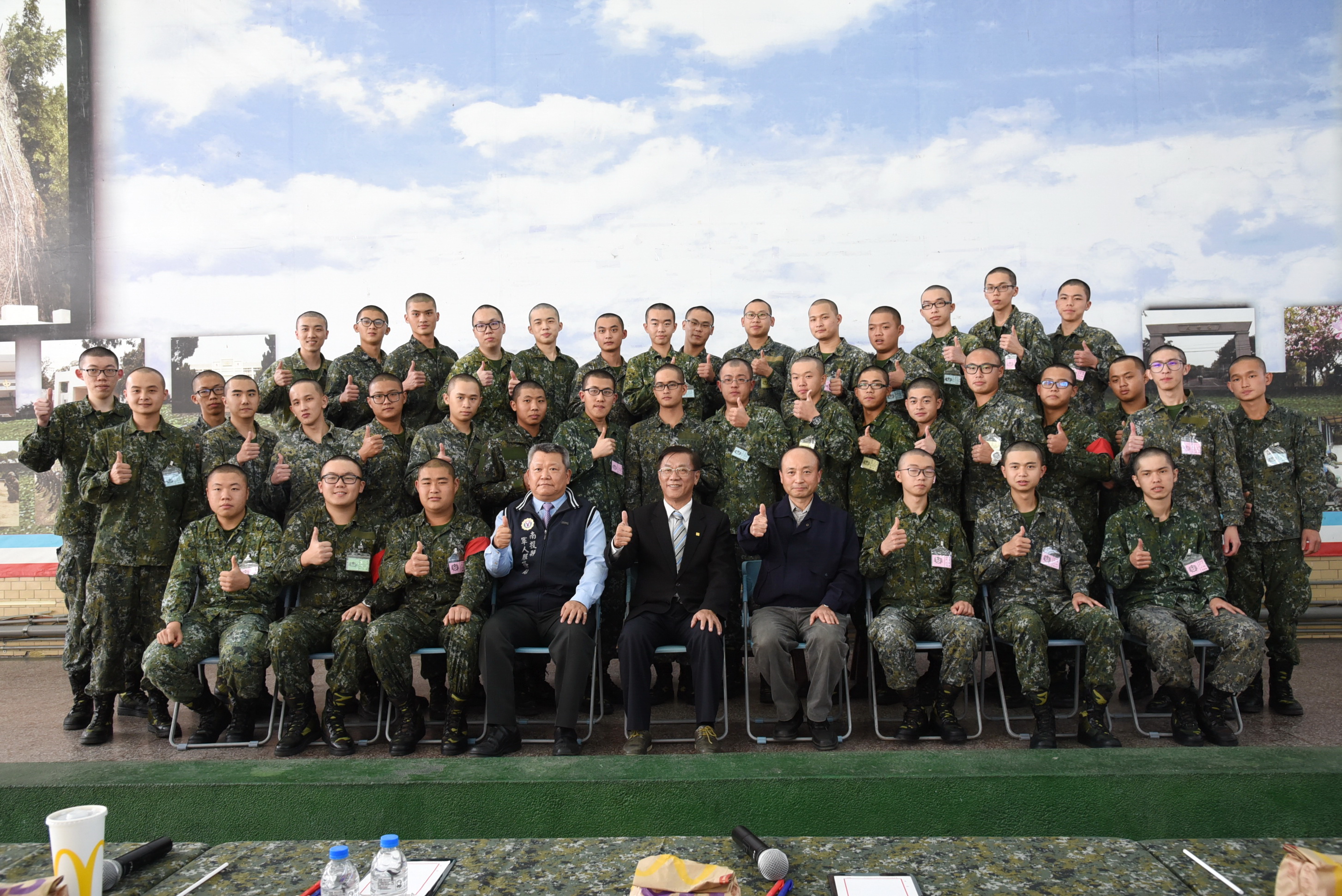 相關圖片1-林縣長前往成功嶺營區關懷縣籍入伍新兵