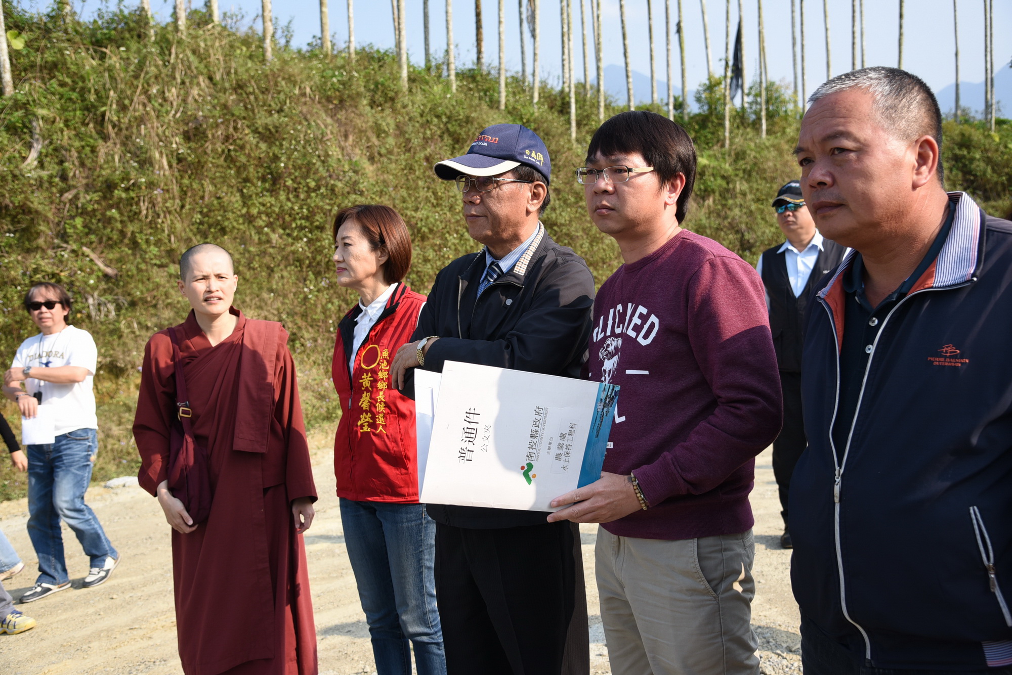 相關圖片1-林縣長會勘魚池鄉多處道路改善工程