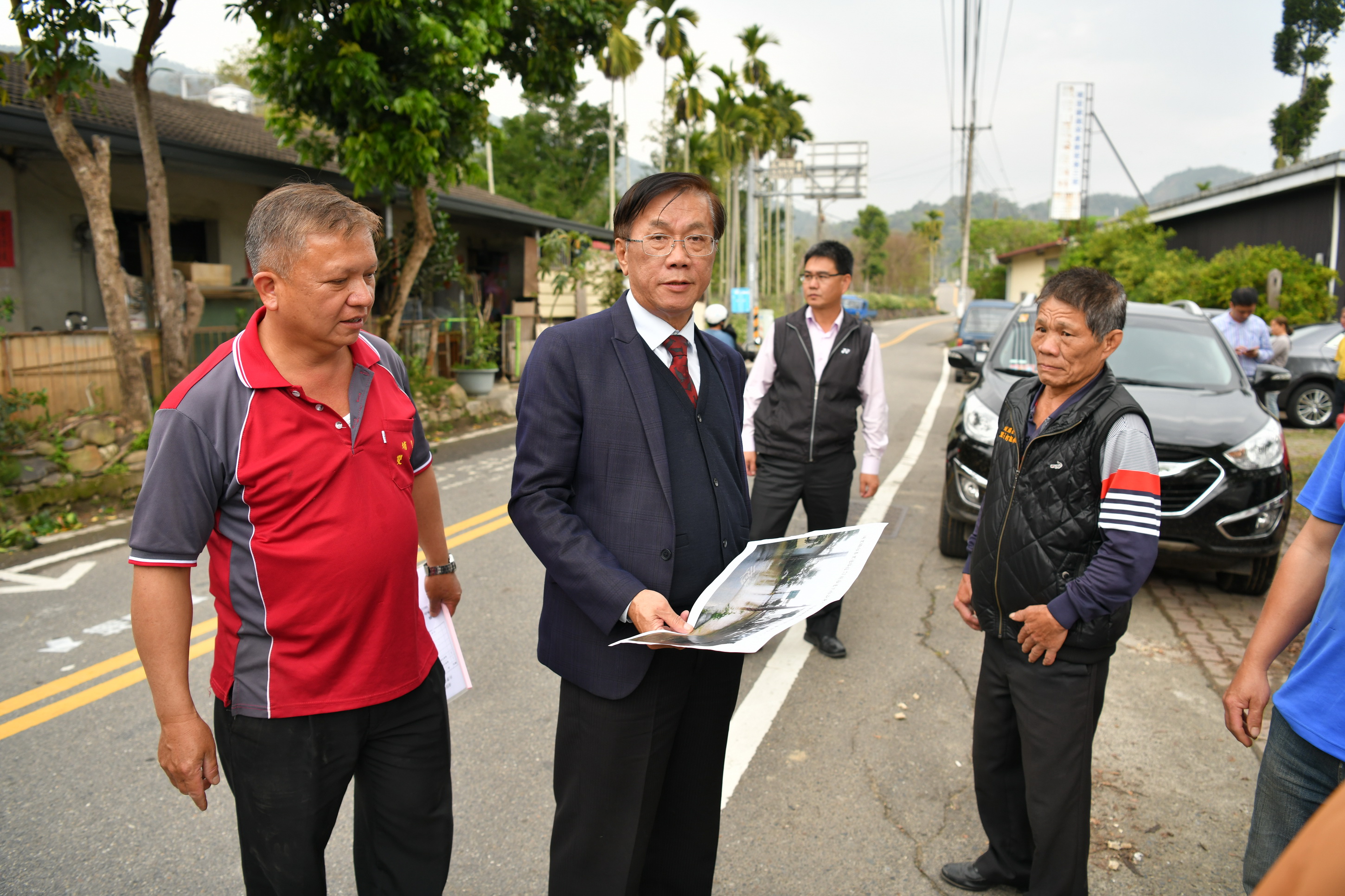 相關圖片1-林縣長至埔里、仁愛關心道路及排水改善工程