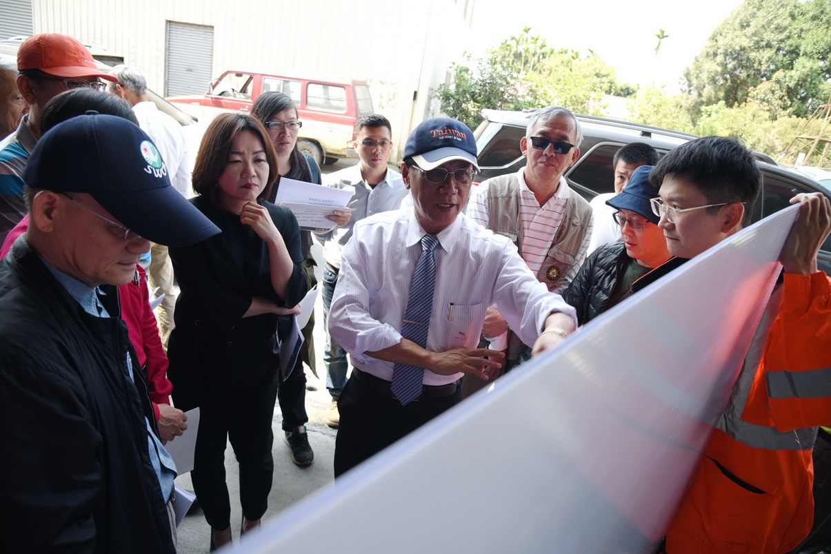 圖片-林縣長會勘福興農場附近野溪    確保無安全疑慮