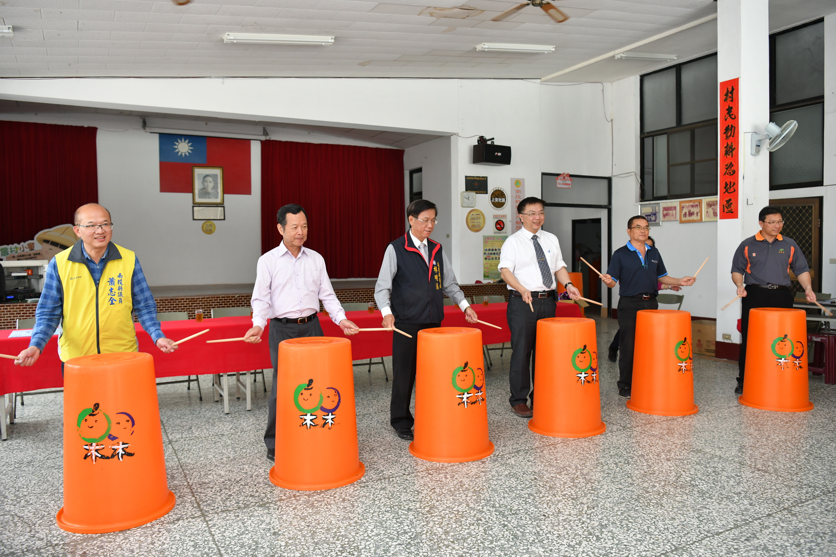 相關圖片3-縣長訪視水里社區　承諾改善活動中心環境