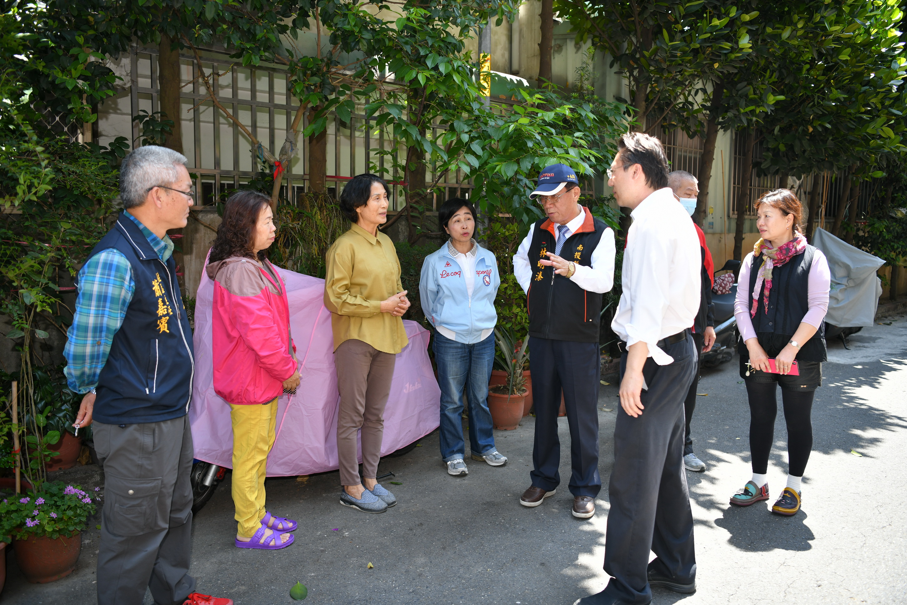 圖片-林縣長會勘工業區野溪　同意整治並施作護岸