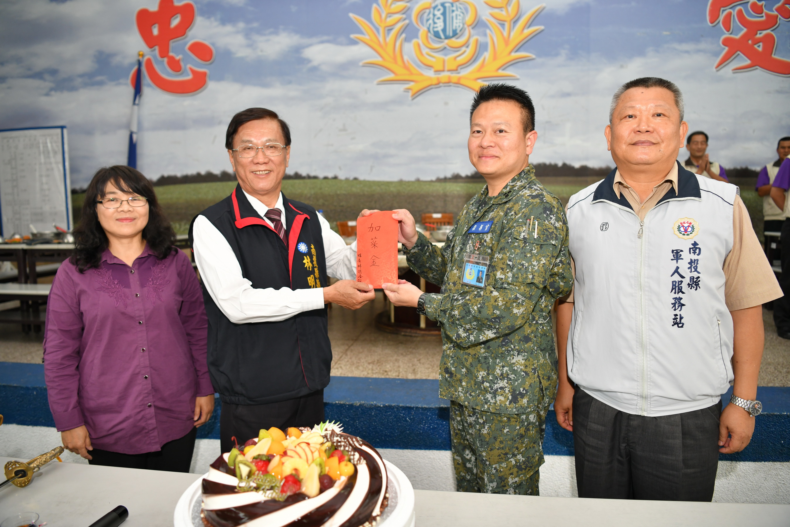 相關圖片1-林縣長至成功嶺營區關懷慰問教召軍人