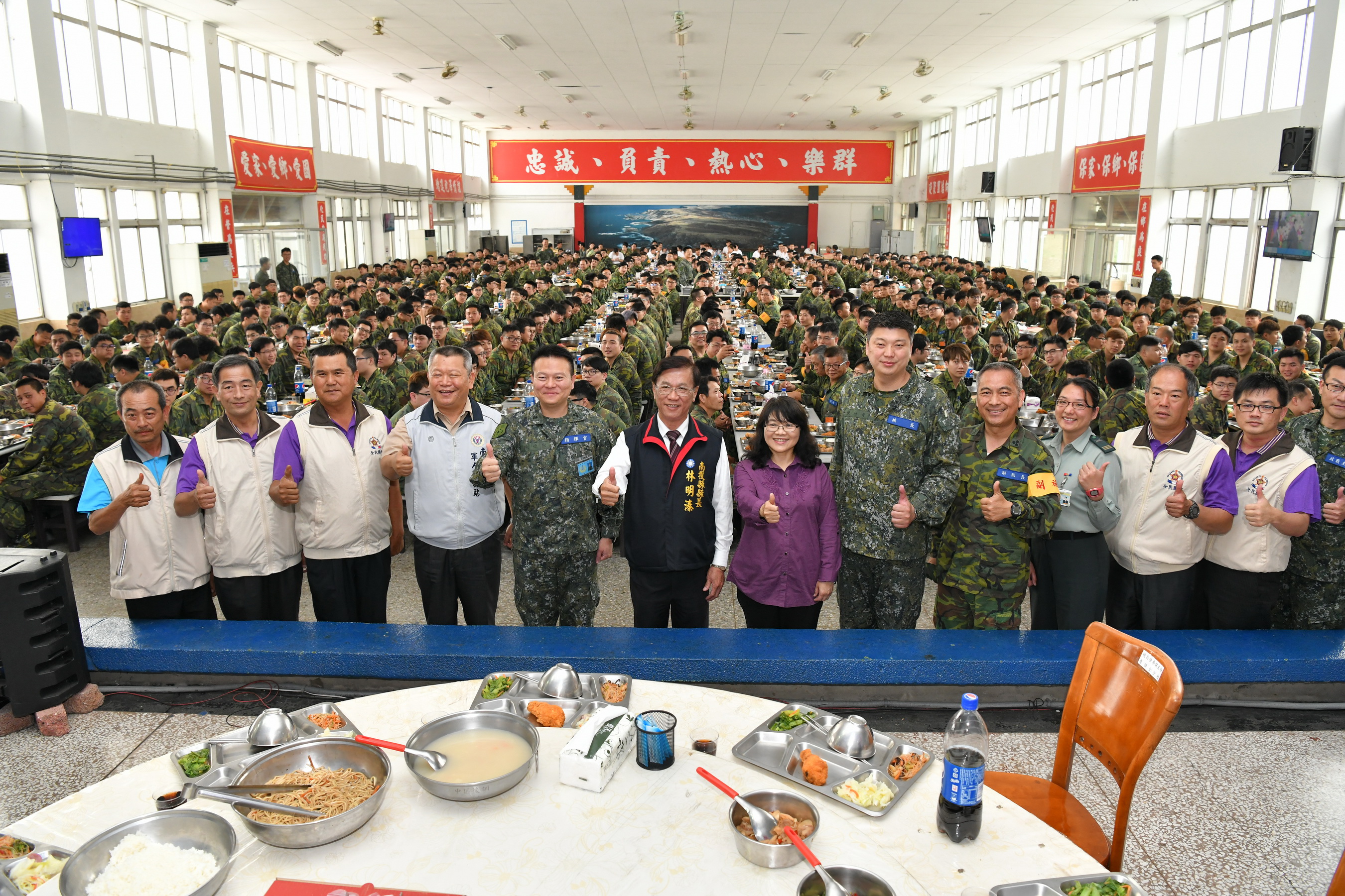 相關圖片2-林縣長至成功嶺營區關懷慰問教召軍人