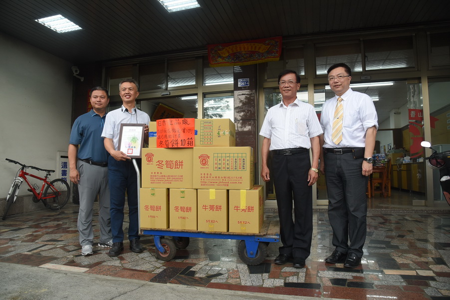 相關圖片3-林明溱一日勞工體驗宣導職業安全 籲勞資雙贏共創職場零事故