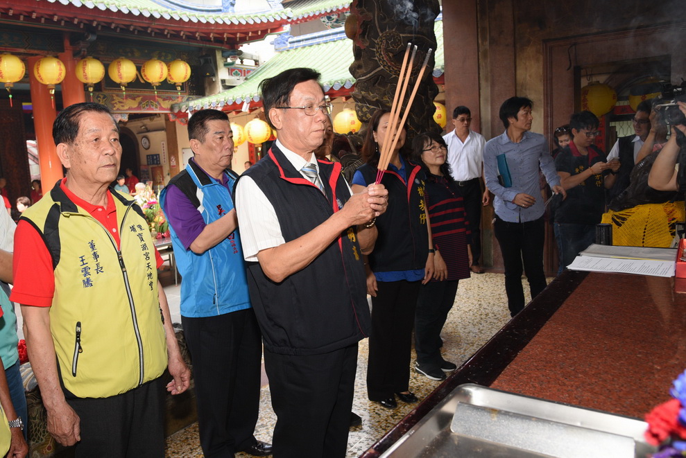 圖片-埔里地母廟開堂70週年慶    林縣長贈匾額祝賀